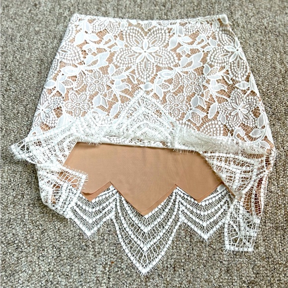FOR LOVE AND LEMONS Guava Skirt in White Lace - Floral Embroidered Mini Skirt - Picture 14 of 16